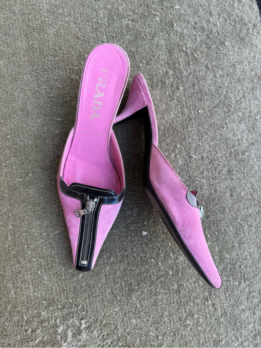 Prada Vintage Pink Suede Pointed Zip-Front Mules with Black Trim in Sz 38 - Picture 4 of 7